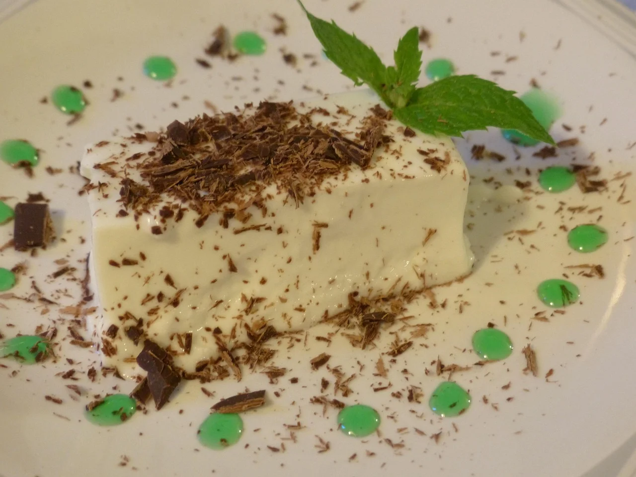 Przepis na matcha panna cotta — deser japoński w 30 minut